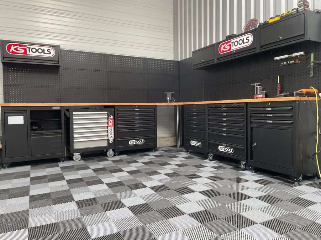 Dalles de garage en polypropylène : quels critères techniques vérifier avant de choisir ?